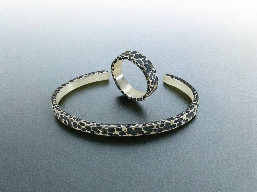Bague et bracelet Gabbro en argent 925 martelés et oxydés