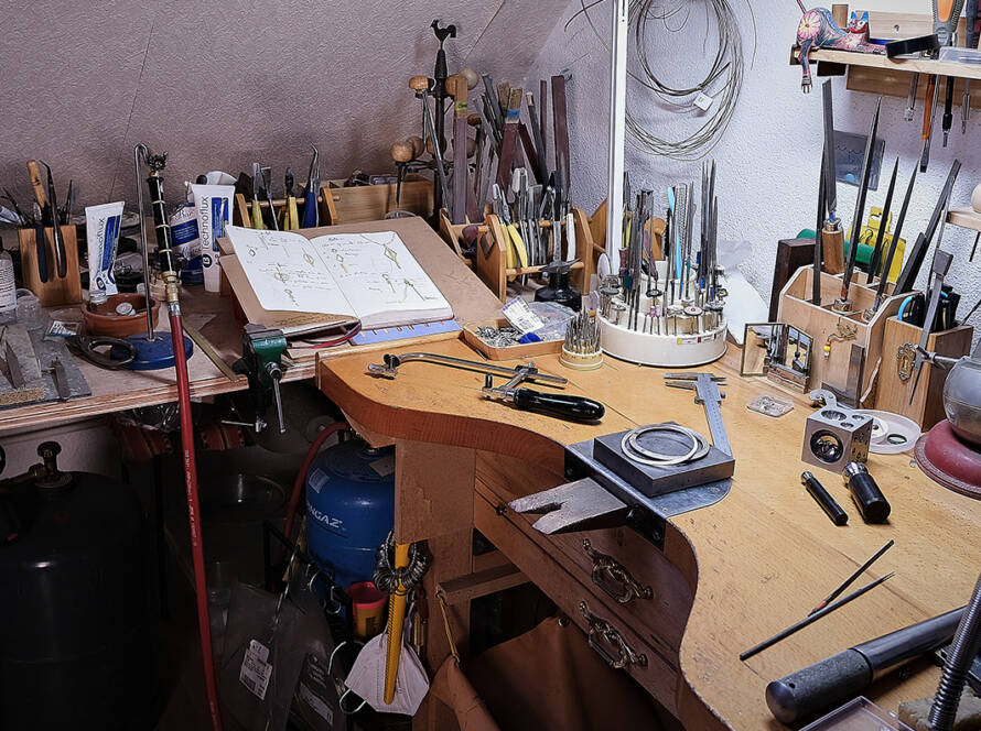 Découvrez les outils dans mon atelier -Lucile Favrat Bijoux